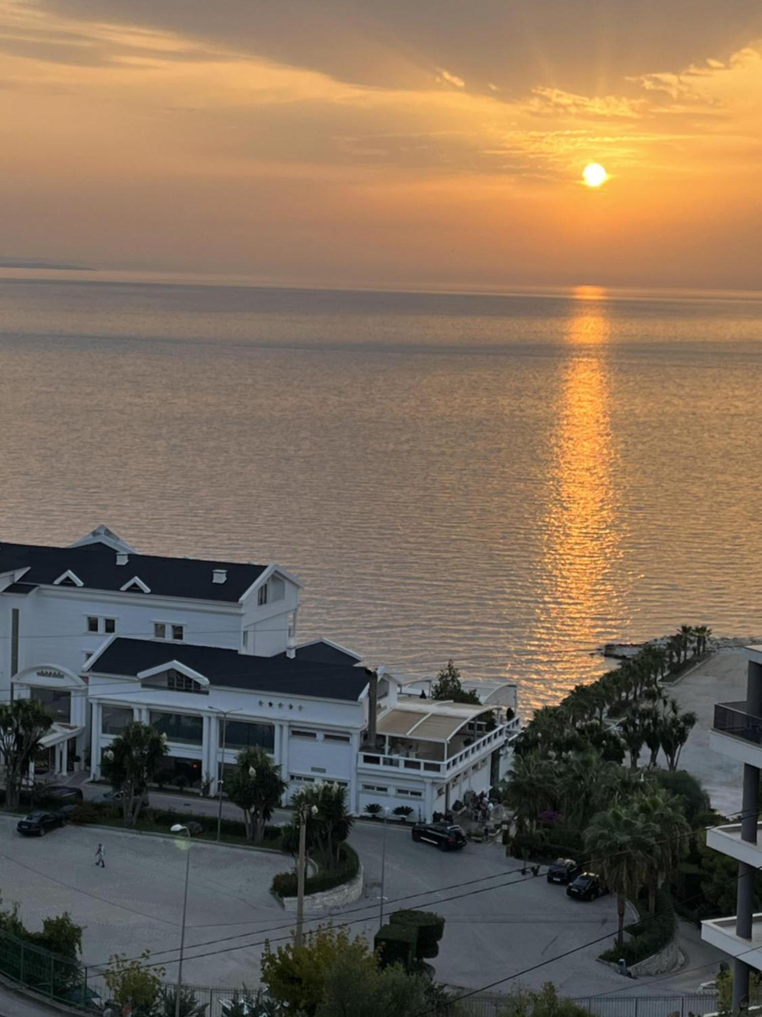 Bluemoon Suites Sarande Sarandë Exterior foto