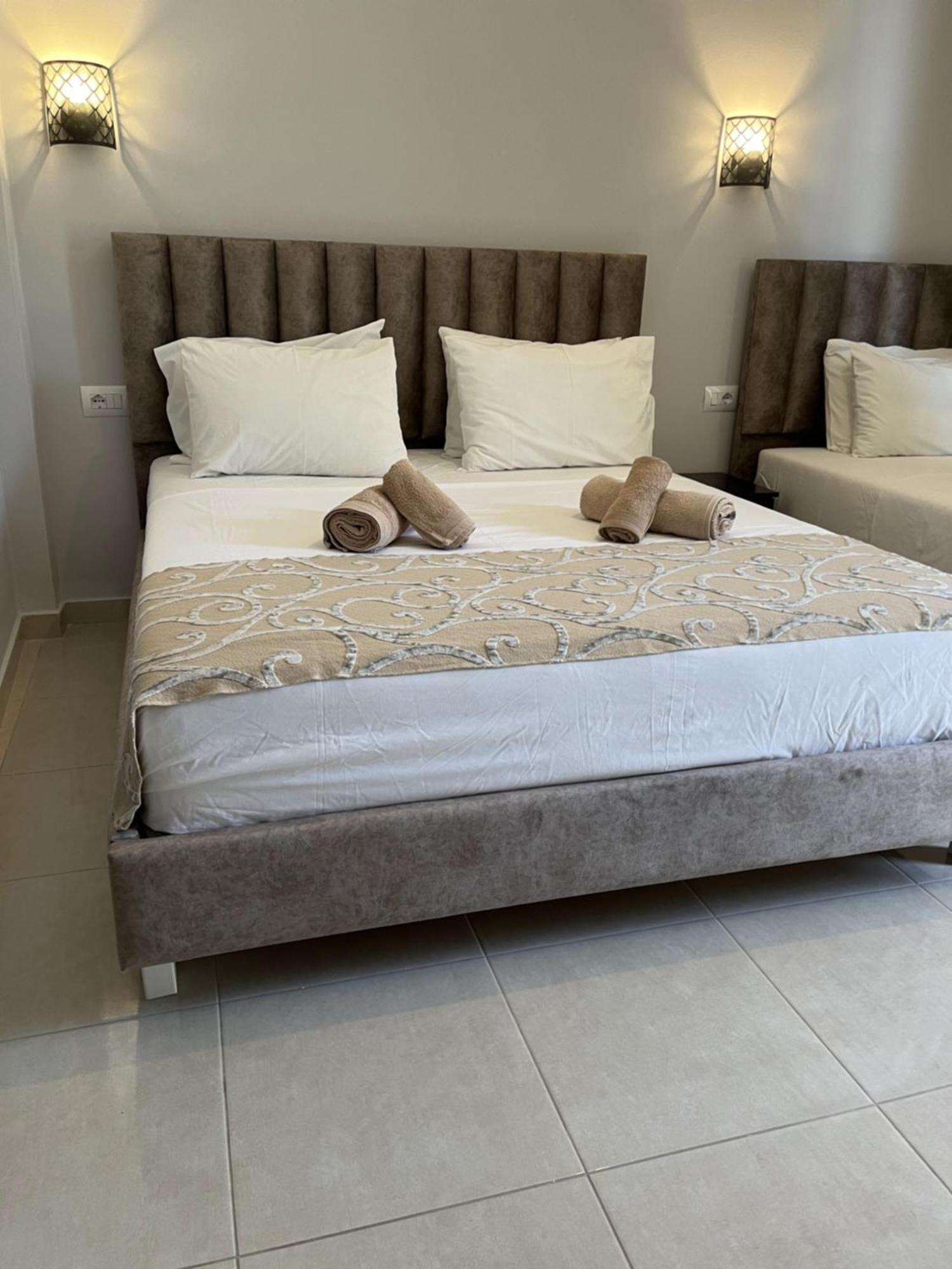 Bluemoon Suites Sarande Sarandë Exterior foto