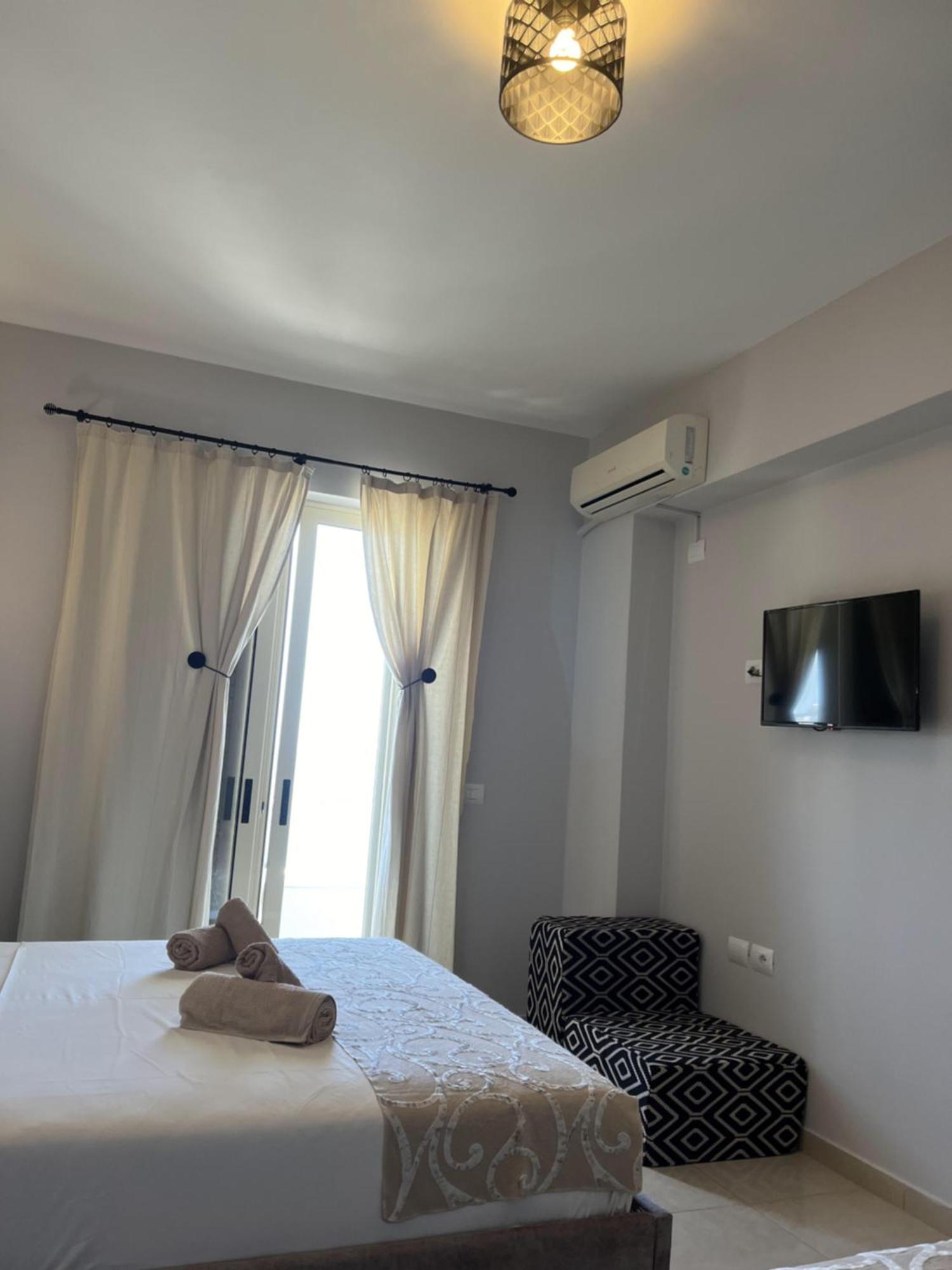 Bluemoon Suites Sarande Sarandë Exterior foto