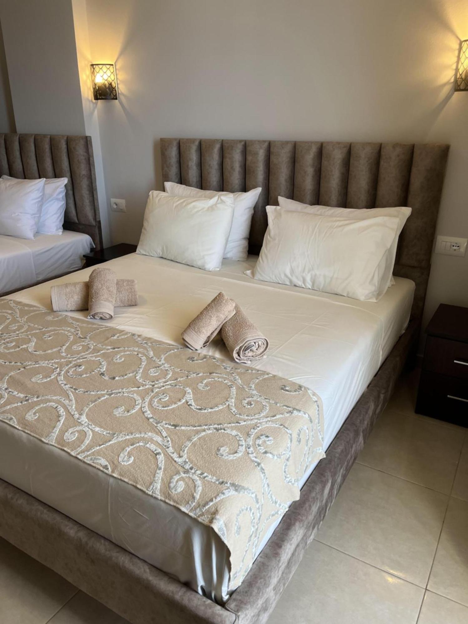 Bluemoon Suites Sarande Sarandë Exterior foto