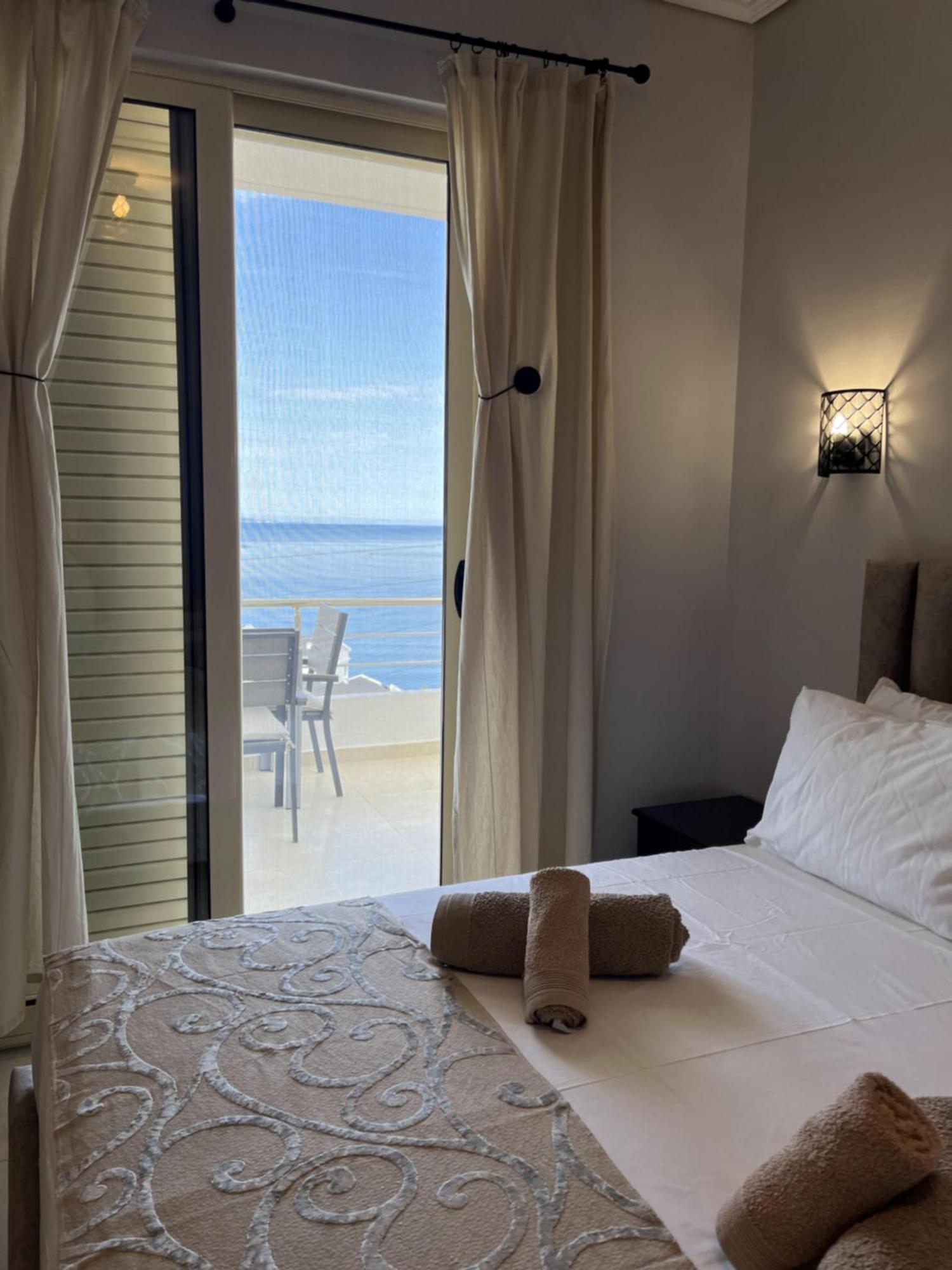 Bluemoon Suites Sarande Sarandë Exterior foto