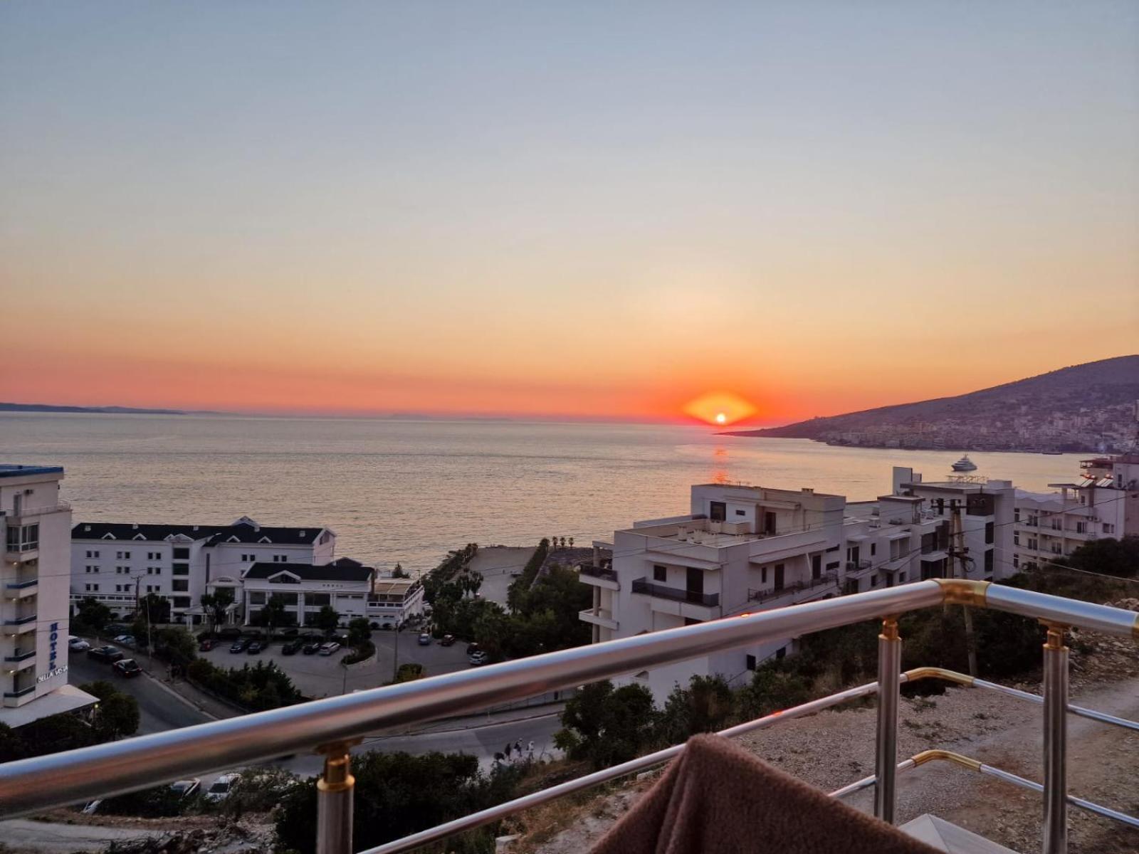 Bluemoon Suites Sarande Sarandë Exterior foto