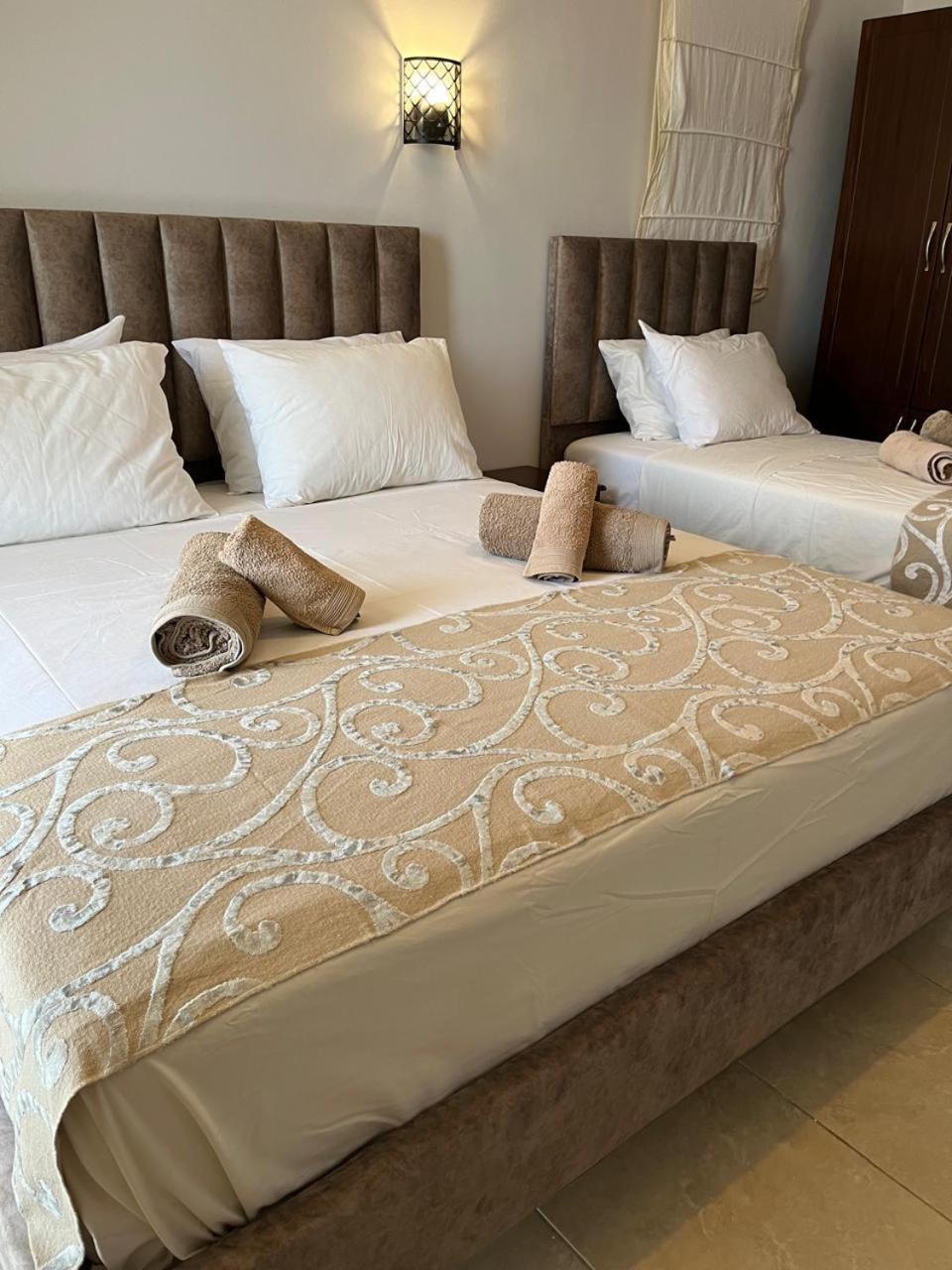 Bluemoon Suites Sarande Sarandë Exterior foto