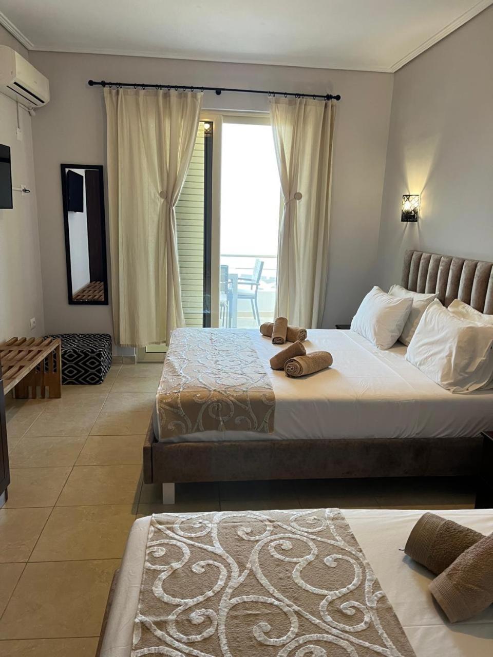 Bluemoon Suites Sarande Sarandë Exterior foto